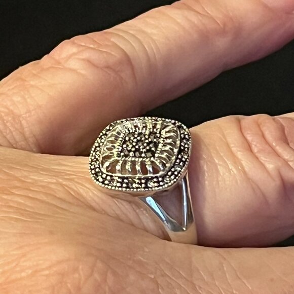 Vintage Nevada Silver Mine Sterling Silver & Marcasite Ring (Size 10) - Picture 5 of 8